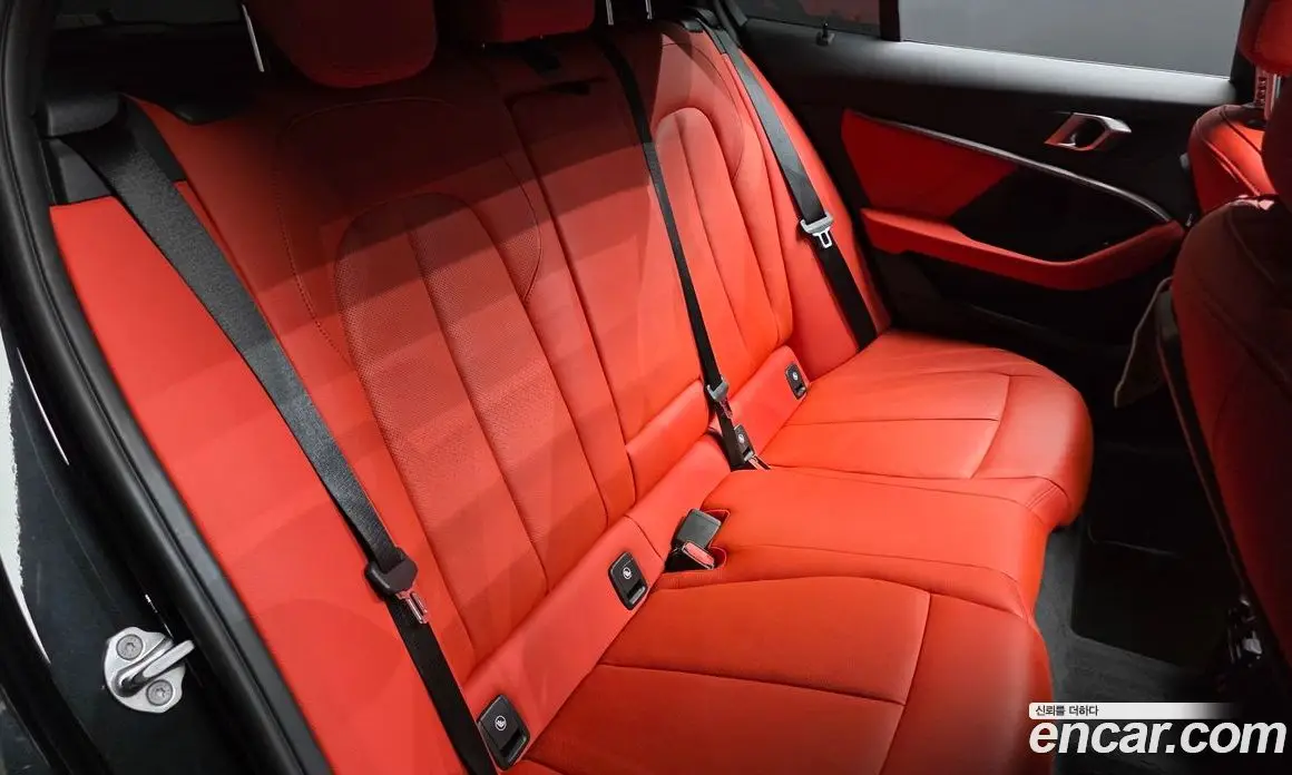 BMW 1 серия 2022 2.0 автомат (гидро), фото 17