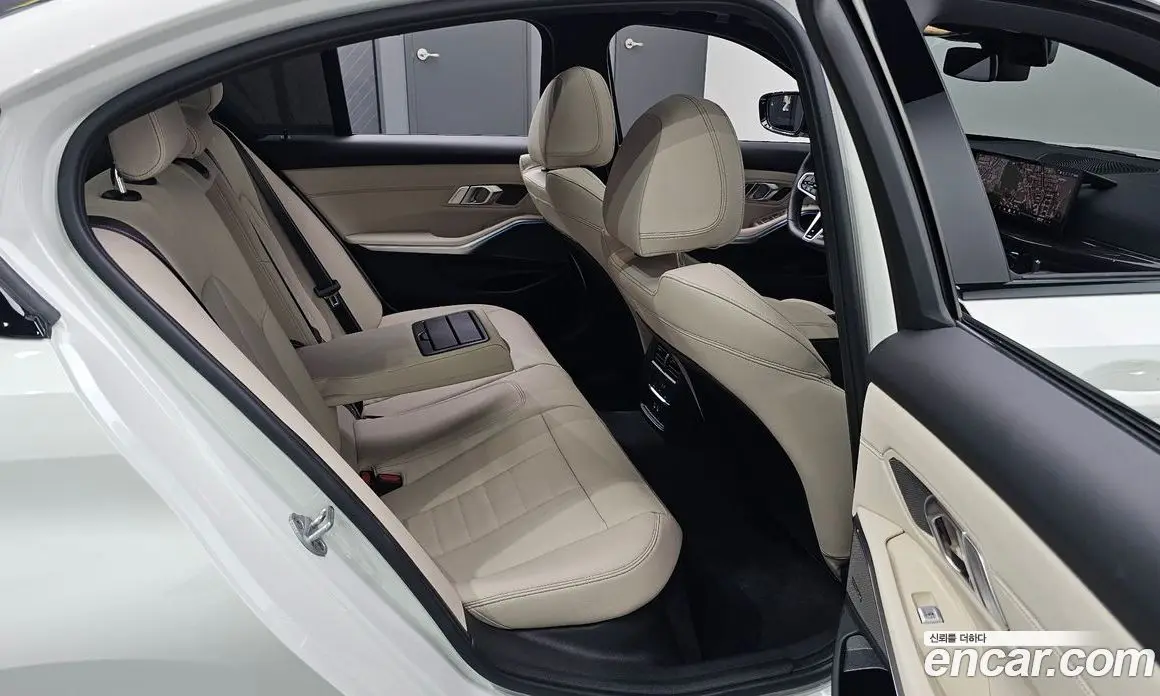 BMW 3 серия 2025 3.0 автомат (гидро), фото 17