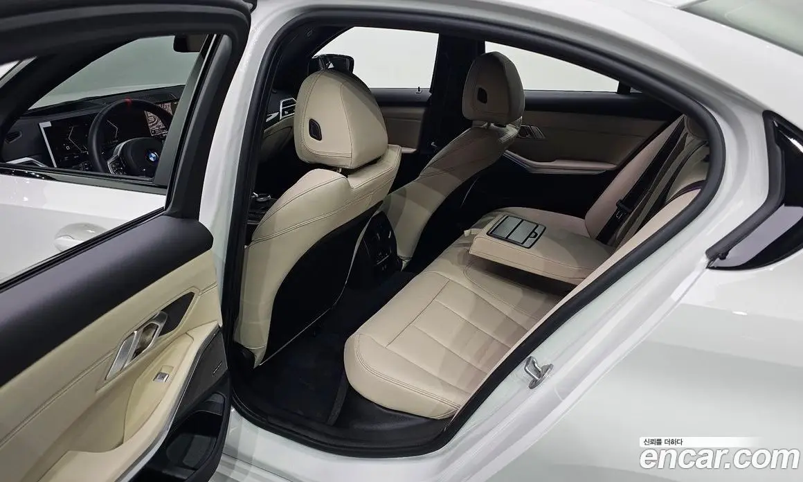 BMW 3 серия 2025 3.0 автомат (гидро), фото 18