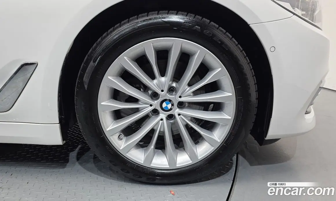 BMW 5 серия 2018 2.0 автомат (гидро), фото 5