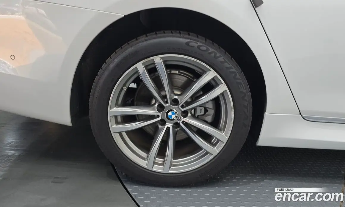 BMW 7 серия 2017 3.0 автомат (гидро), фото 33