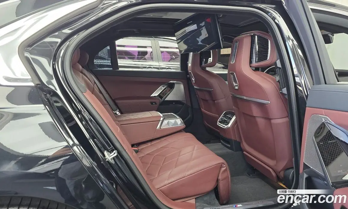 BMW 7 серия 2024 3.0 автомат (гидро), фото 17