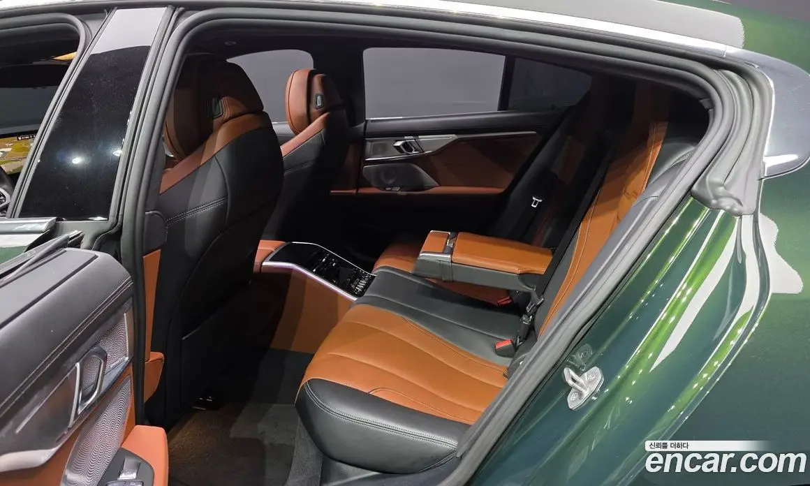 BMW 8 серия 2022 4.4 автомат (гидро), фото 15