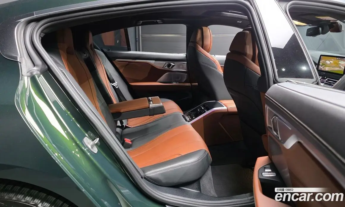 BMW 8 серия 2022 4.4 автомат (гидро), фото 17