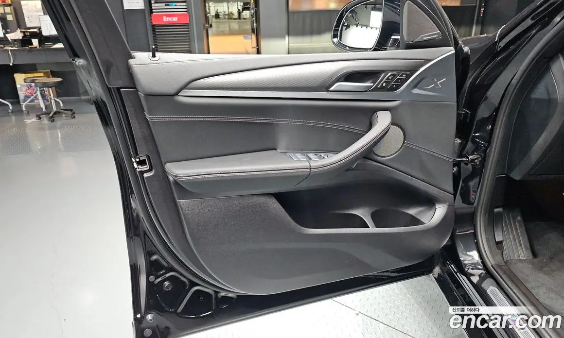 BMW X4 2025 2.0 автомат (гидро), фото 14