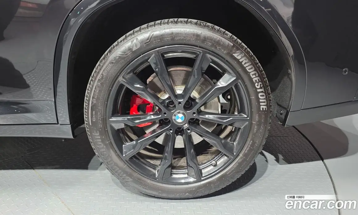 BMW X4 2025 2.0 автомат (гидро), фото 7