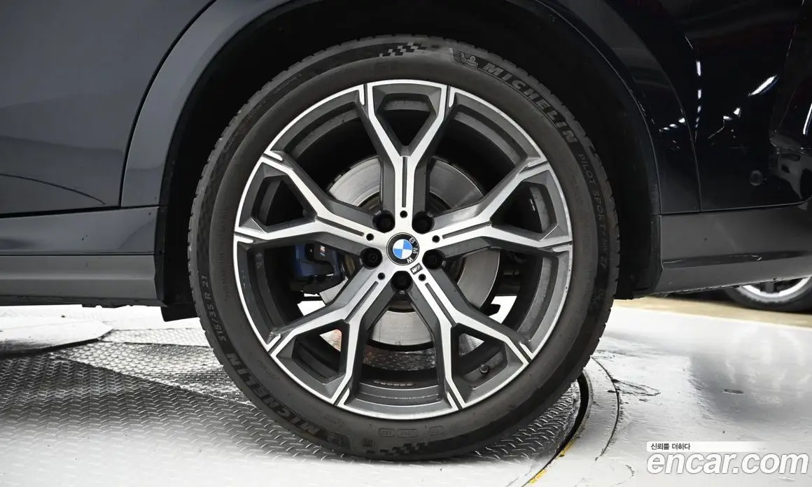 BMW X6 2021 3.0 автомат (гидро), фото 5