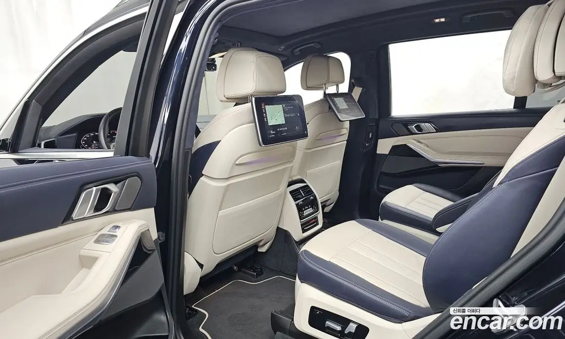 BMW X7 2022 4.4 автомат (гидро), фото 16