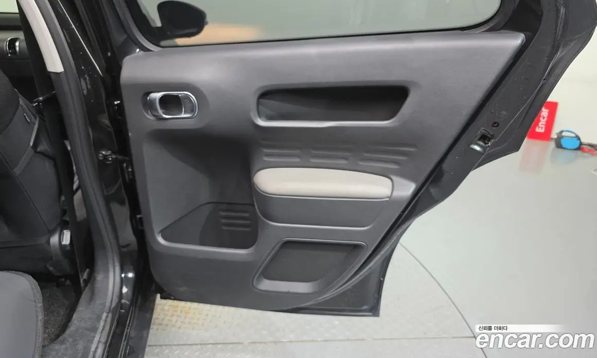 Citroen C4 Cactus 2018 1.6 автомат (гидро), фото 15 Citroen C4 Cactus 2018 1.6 автомат (гидро), фото 15