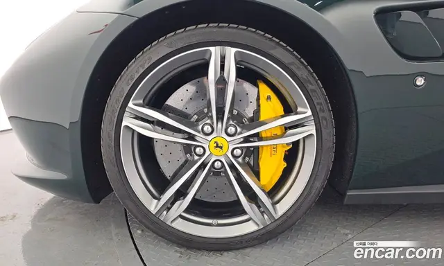 Ferrari GTC4 Lusso 2019 6.3 автомат (гидро), миниатюра 5