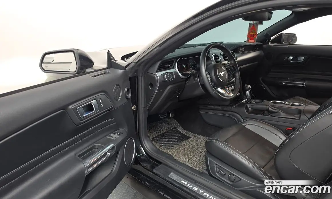 Ford Mustang 2020 2.3 автомат (гидро), фото 13