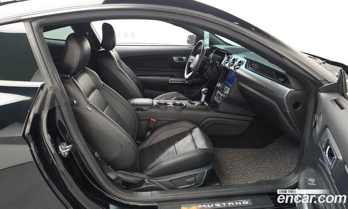 Ford Mustang 2020 2.3 автомат (гидро), фото 16