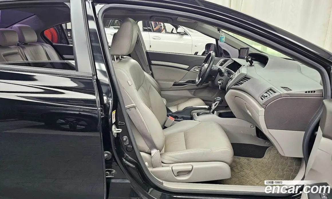 Honda Civic 2012 1.8 автомат (гидро), фото 11