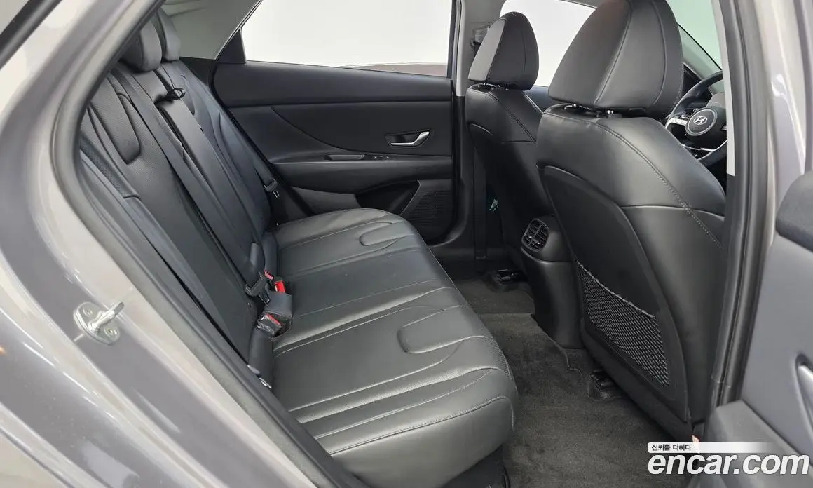 Hyundai Avante 2022 1.6 автомат (гидро), фото 17