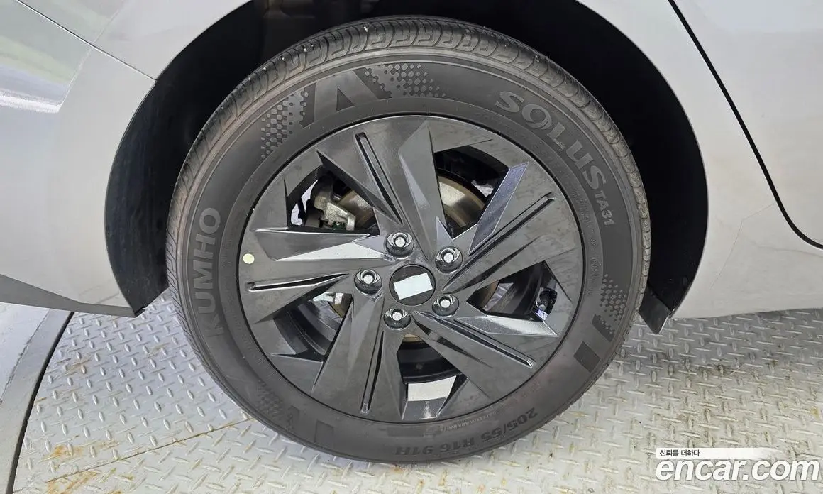 Hyundai Avante 2022 1.6 автомат (гидро), фото 5
