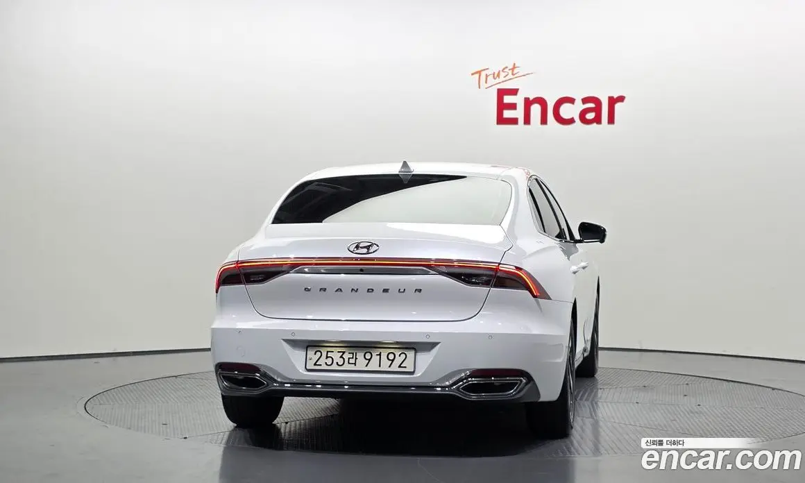 Hyundai Grandeur 2022 2.4 автомат (гидро), фото 4