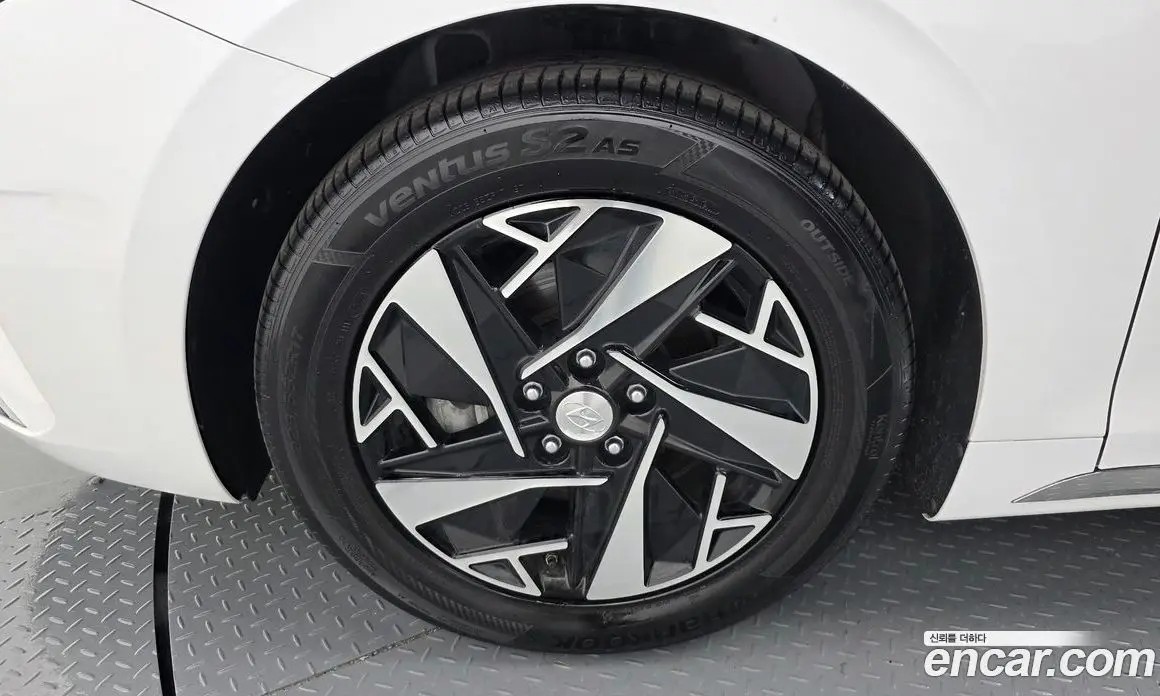 Hyundai Grandeur 2022 2.4 автомат (гидро), фото 5