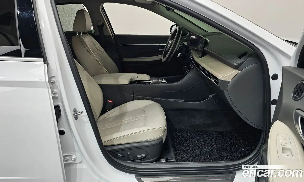 Hyundai Sonata 2025 1.6 автомат (гидро), фото 16