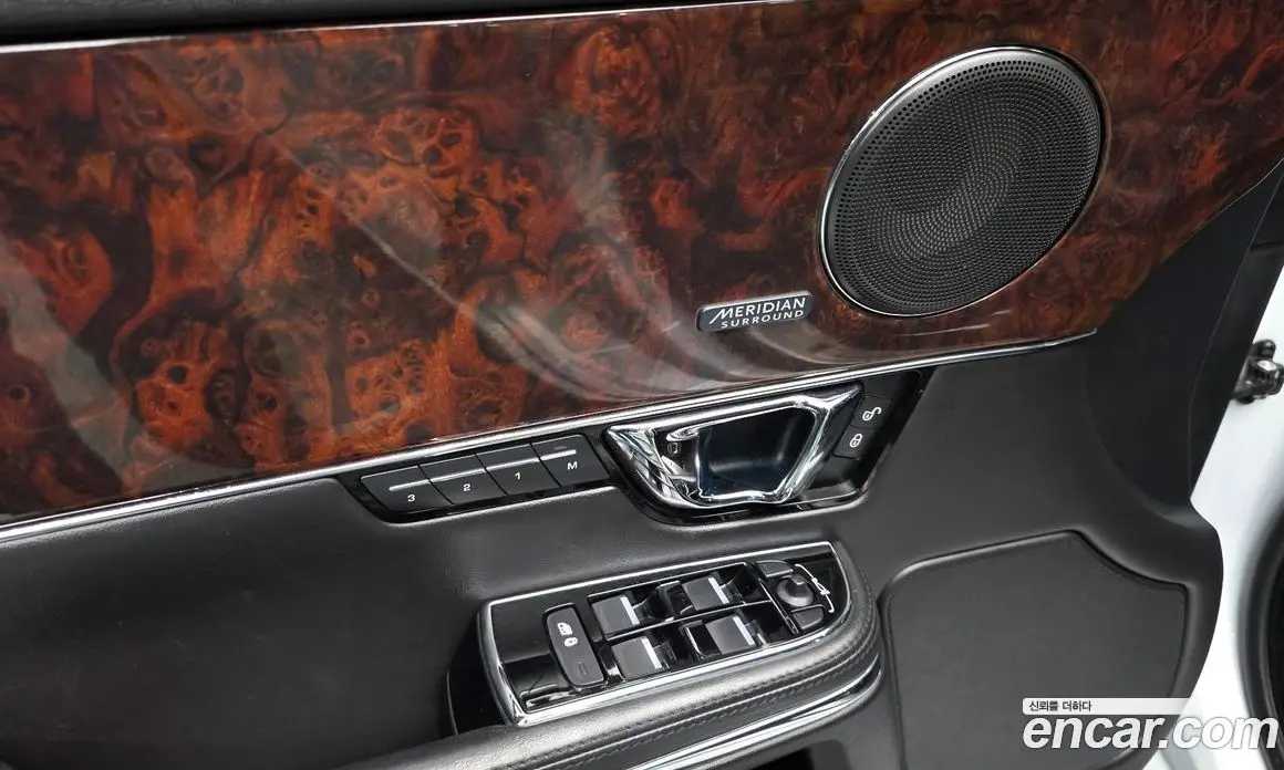 Jaguar XJ 2015 3.0 автомат (гидро), фото 19 Jaguar XJ 2015 3.0 автомат (гидро), фото 19