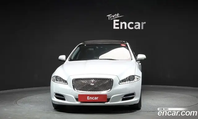 Jaguar XJ 2015 3.0 автомат (гидро), миниатюра 3 Jaguar XJ 2015 3.0 автомат (гидро), миниатюра 3