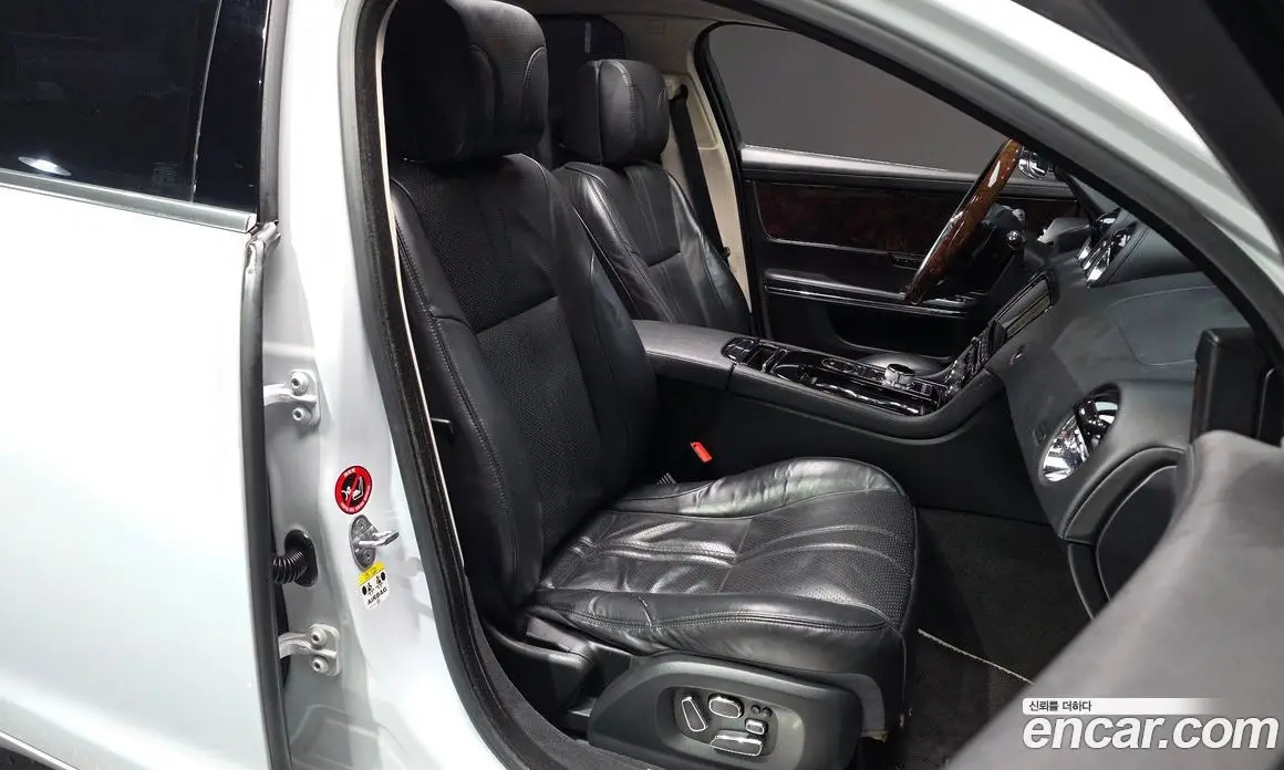 Jaguar XJ 2015 3.0 автомат (гидро), фото 10 Jaguar XJ 2015 3.0 автомат (гидро), фото 10