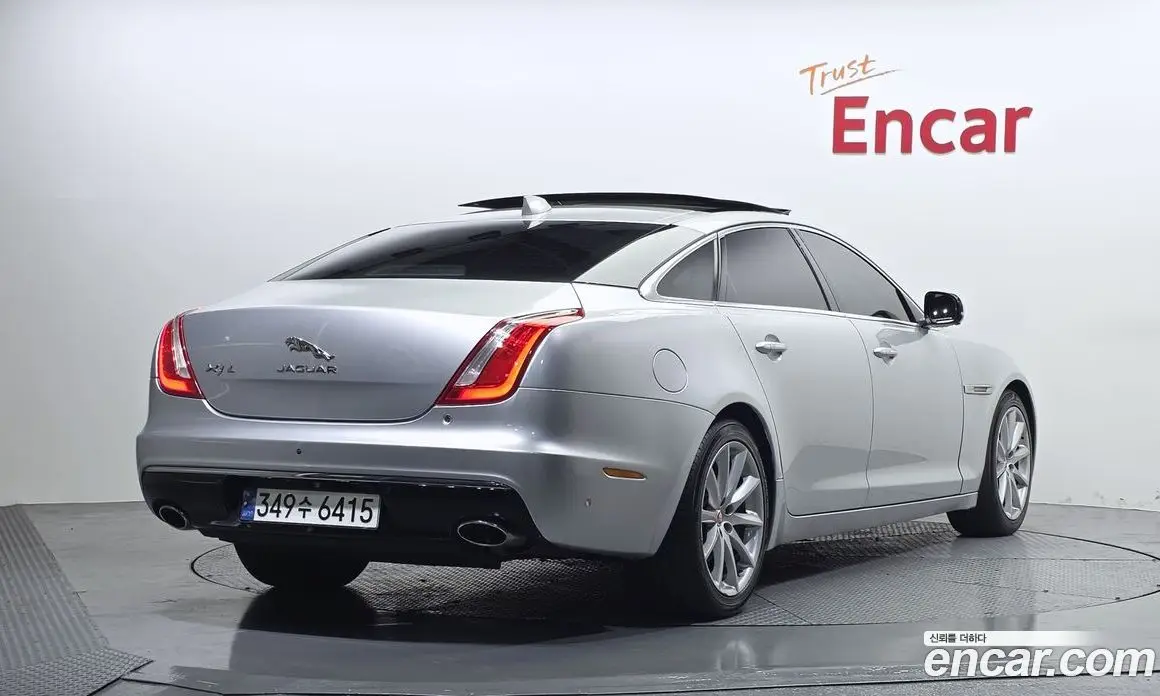 Jaguar XJ 2017 3.0 автомат (гидро), фото 2 Jaguar XJ 2017 3.0 автомат (гидро), фото 2