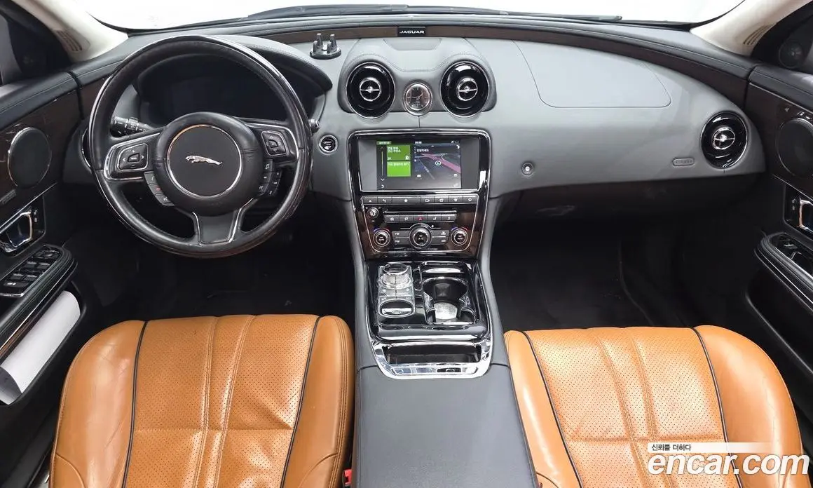Jaguar XJ 2017 3.0 автомат (гидро), фото 7 Jaguar XJ 2017 3.0 автомат (гидро), фото 7