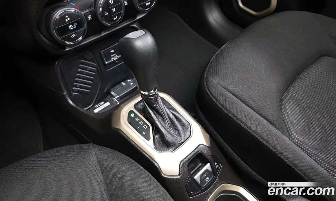 Jeep Renegade 2016 2.4 автомат (гидро), фото 9