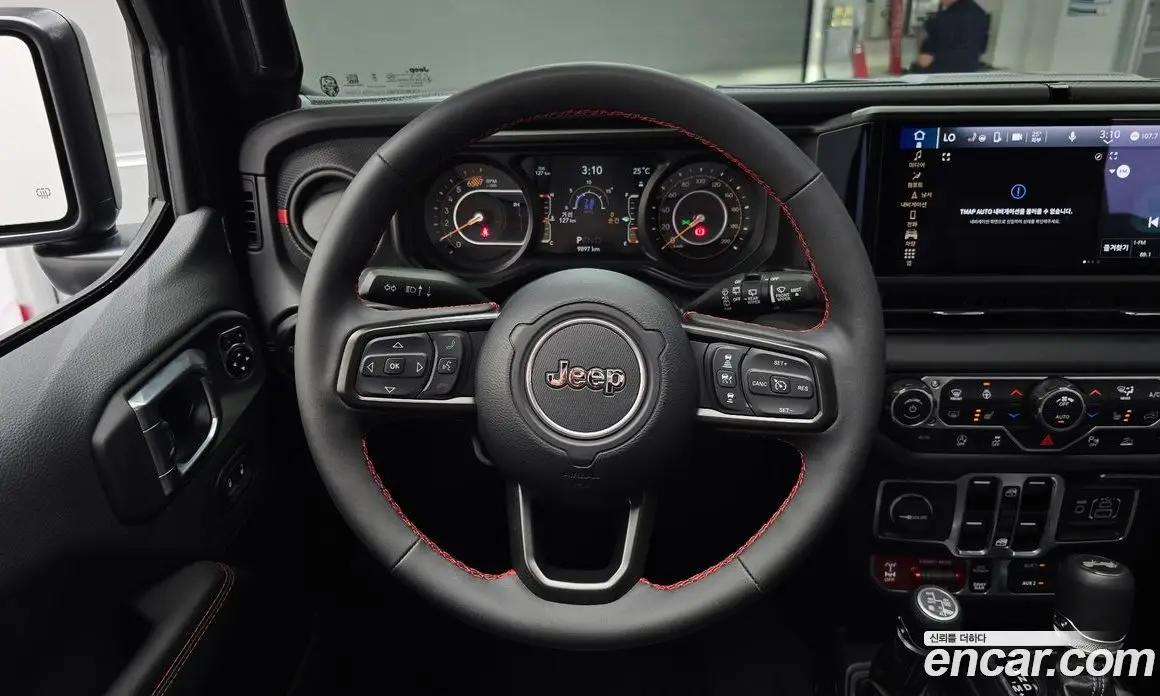 Jeep Wrangler 2024 2.0 автомат (гидро), фото 13