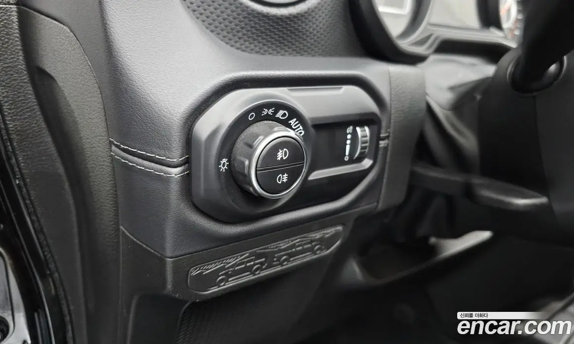 Jeep Wrangler 2024 2.0 автомат (гидро), фото 17