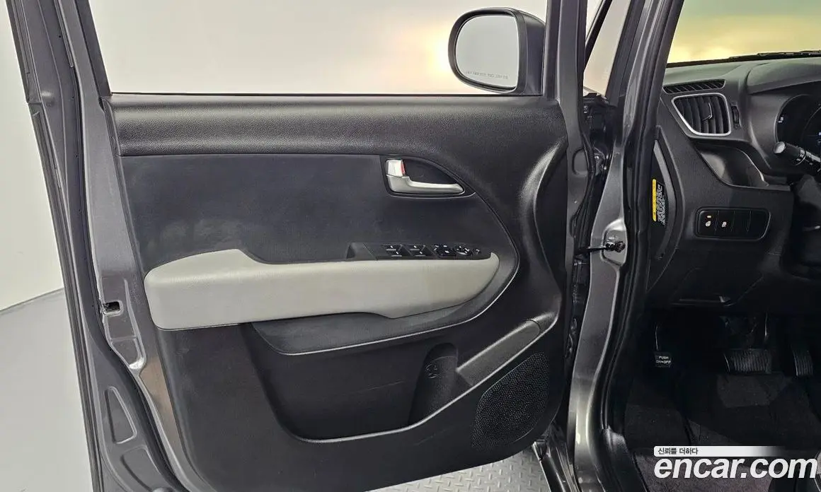 Kia Ray 2021 1.0 автомат (гидро), фото 14