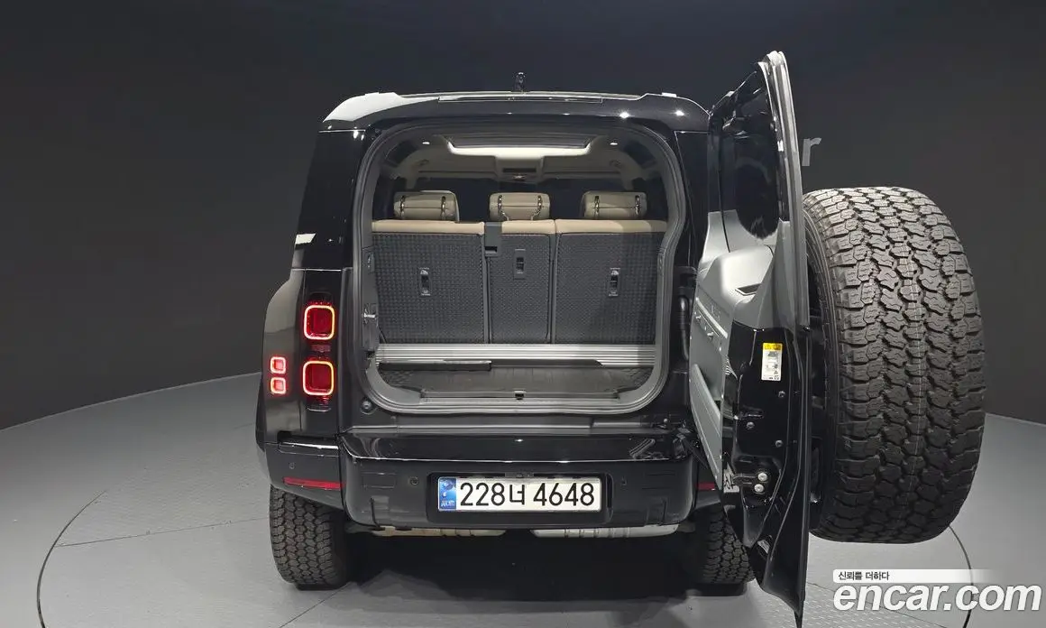Land Rover Defender 2024 3.0 автомат (гидро), фото 26