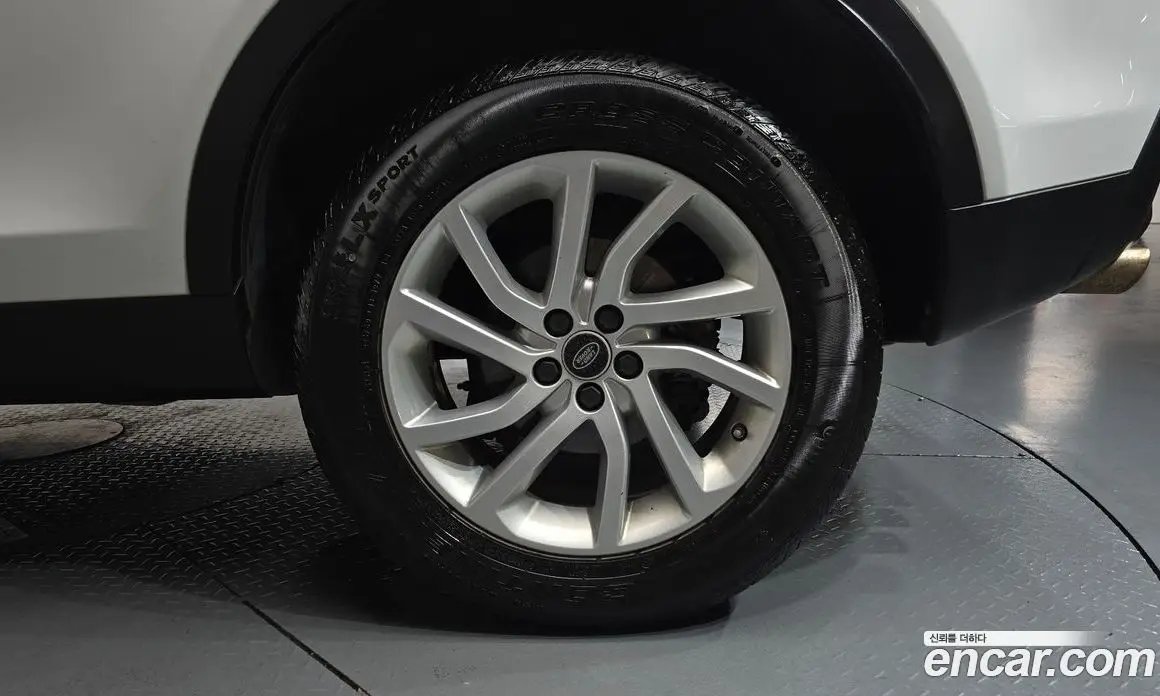 Land Rover Discovery Sport 2018 2.0 автомат (гидро), фото 6