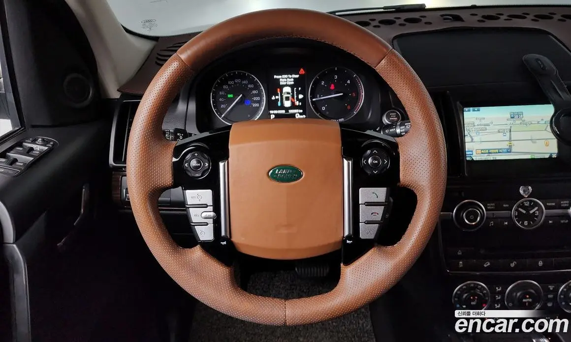 Land Rover Freelander 2014 2.2 автомат (гидро), фото 13