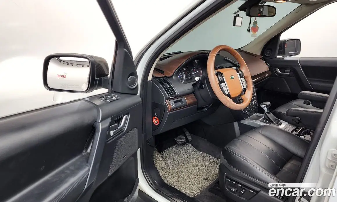 Land Rover Freelander 2014 2.2 автомат (гидро), фото 10