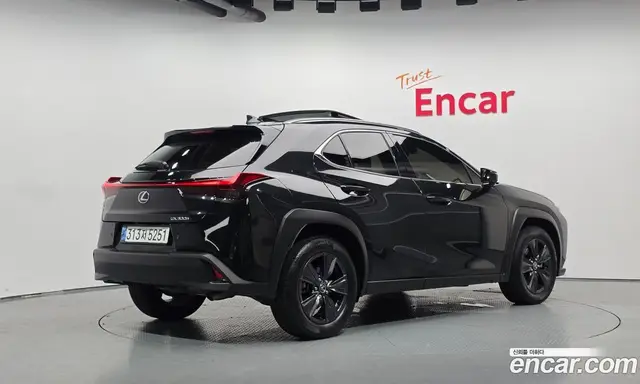 Lexus UX 2024 2.0 автомат (гидро), миниатюра 2