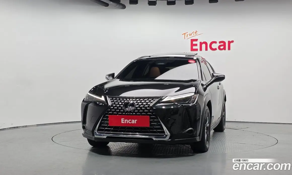 Lexus UX 2024 2.0 автомат (гидро), фото 3