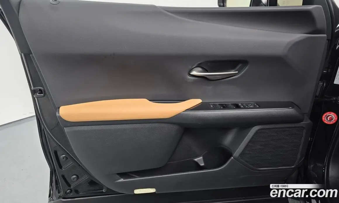 Lexus UX 2024 2.0 автомат (гидро), фото 27