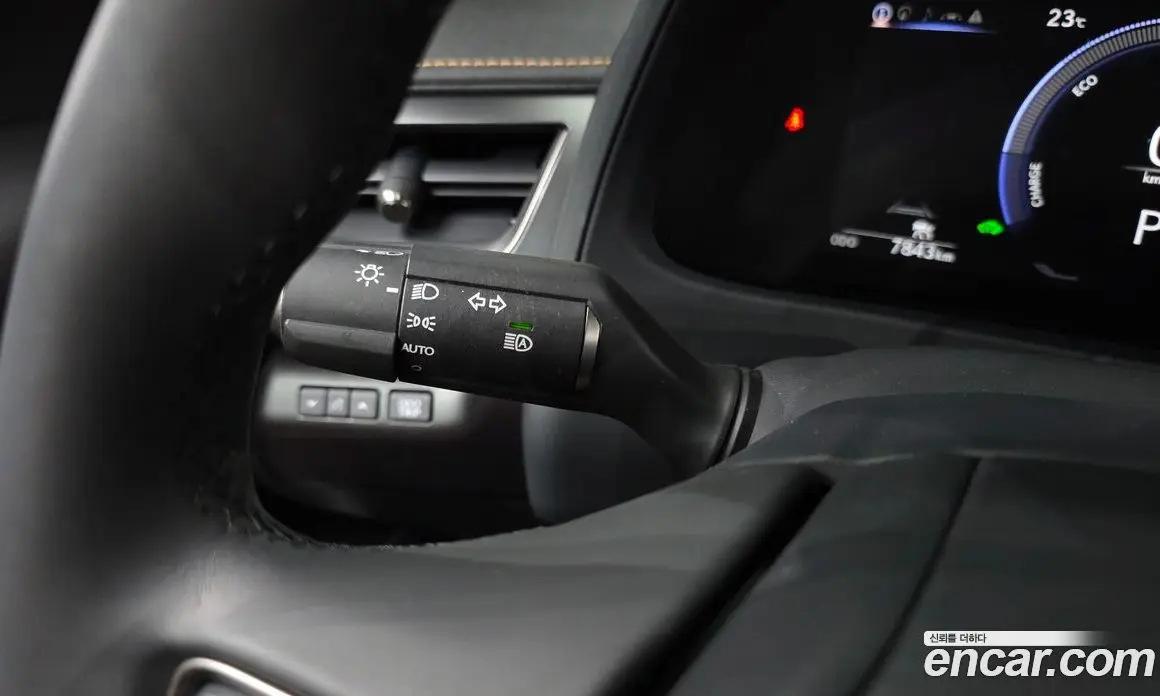 Lexus UX 2024 2.0 автомат (гидро), фото 28