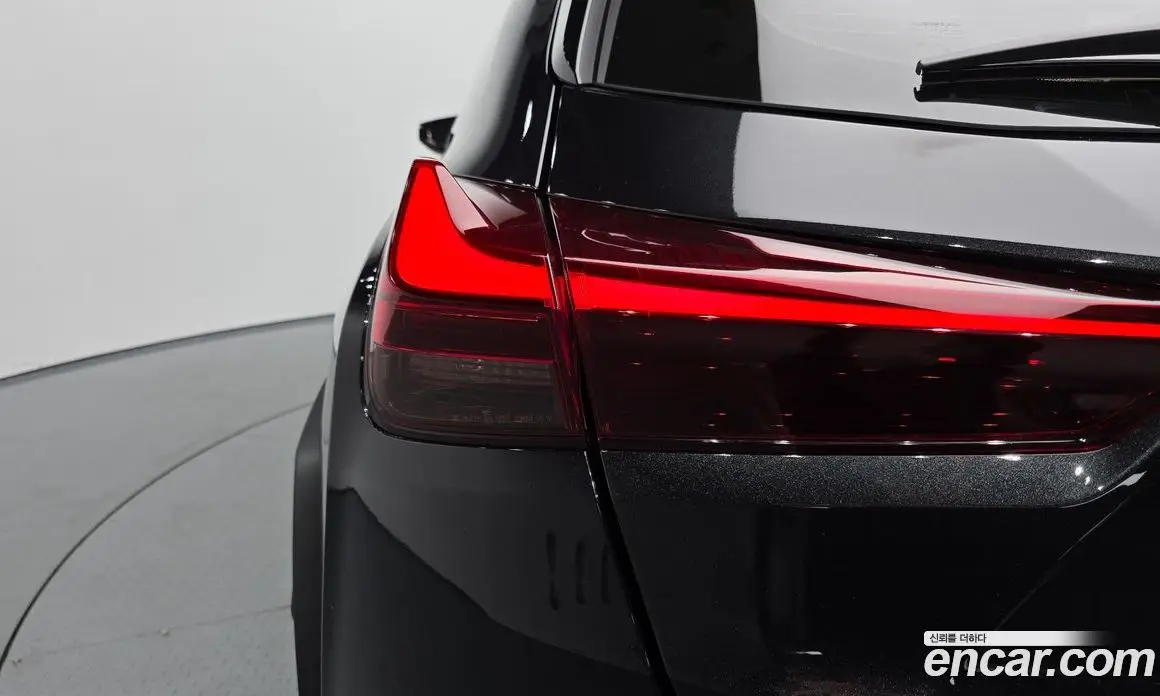 Lexus UX 2024 2.0 автомат (гидро), фото 9