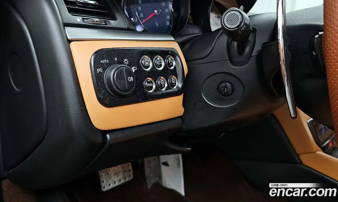 Maserati GranTurismo 2013 4.7 автомат (гидро), фото 16 Maserati GranTurismo 2013 4.7 автомат (гидро), фото 16