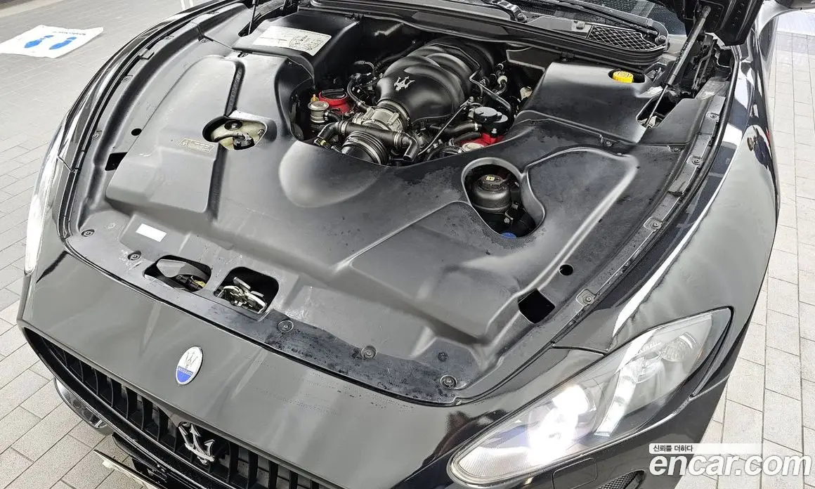 Maserati GranTurismo 2013 4.7 автомат (гидро), фото 6 Maserati GranTurismo 2013 4.7 автомат (гидро), фото 6