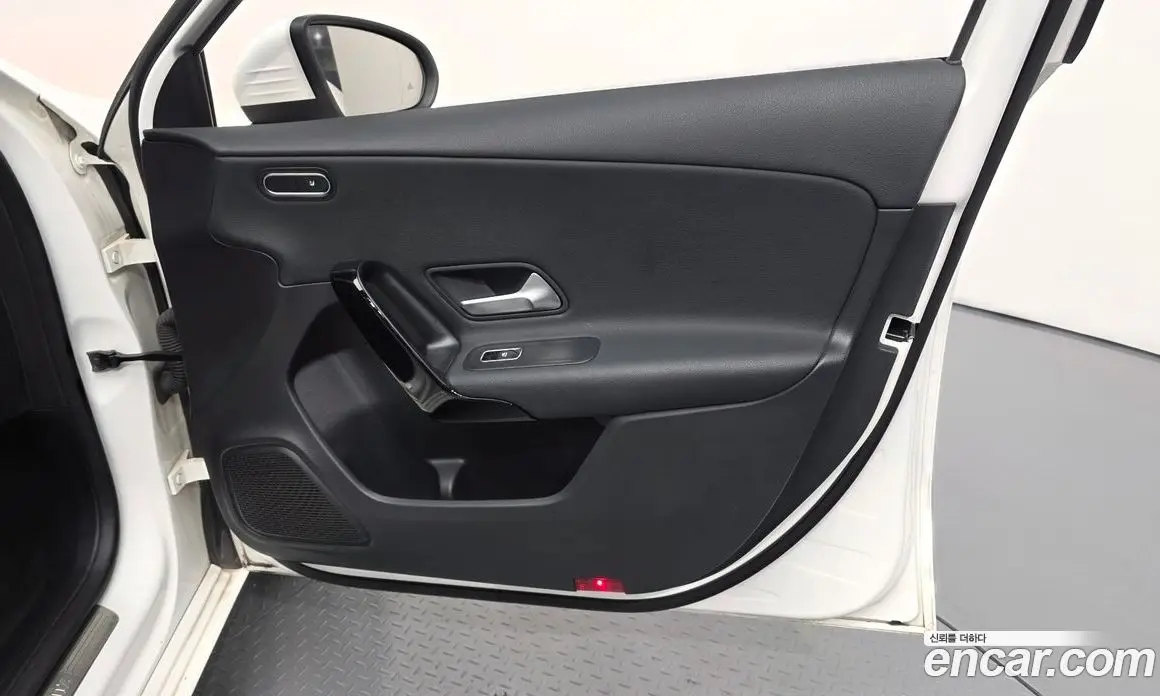 Mercedes-Benz A-Class 2020 2.0 гидро, фото 14