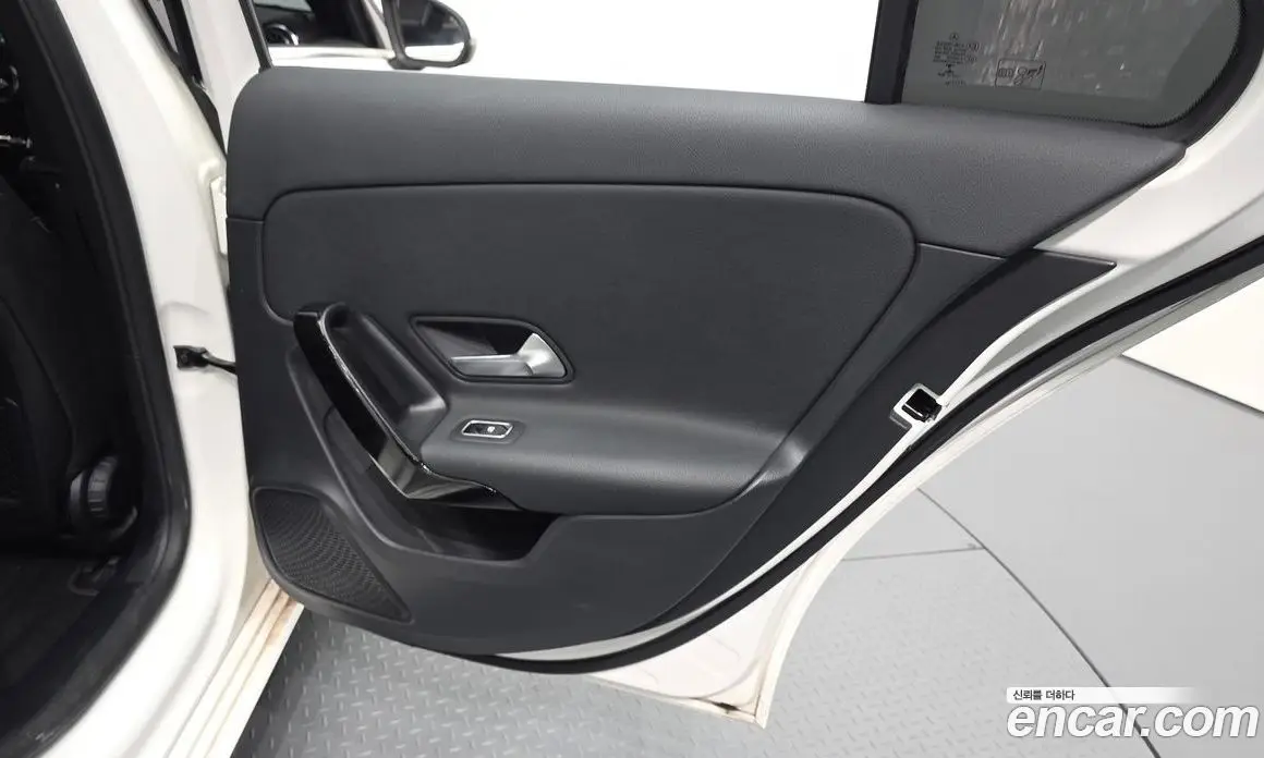 Mercedes-Benz A-Class 2020 2.0 гидро, фото 15