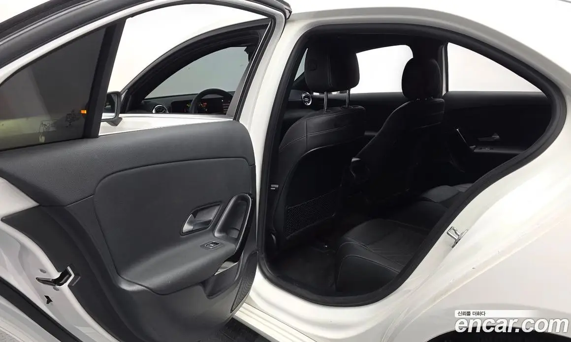 Mercedes-Benz A-Class 2020 2.0 гидро, фото 16
