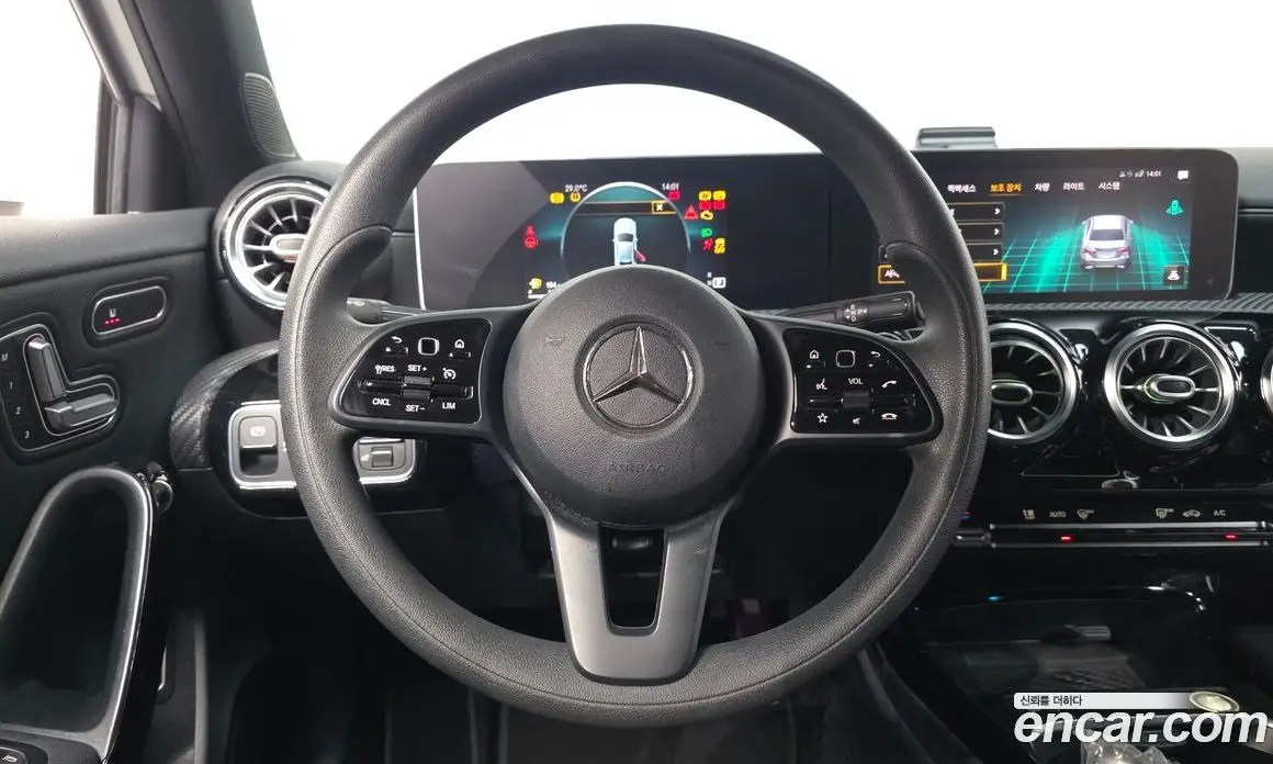 Mercedes-Benz A-Class 2020 2.0 гидро, фото 19