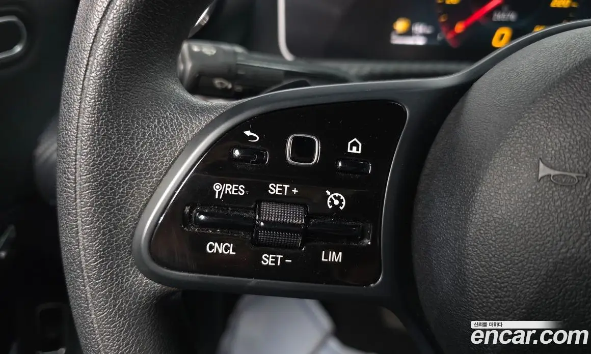 Mercedes-Benz A-Class 2020 2.0 гидро, фото 25