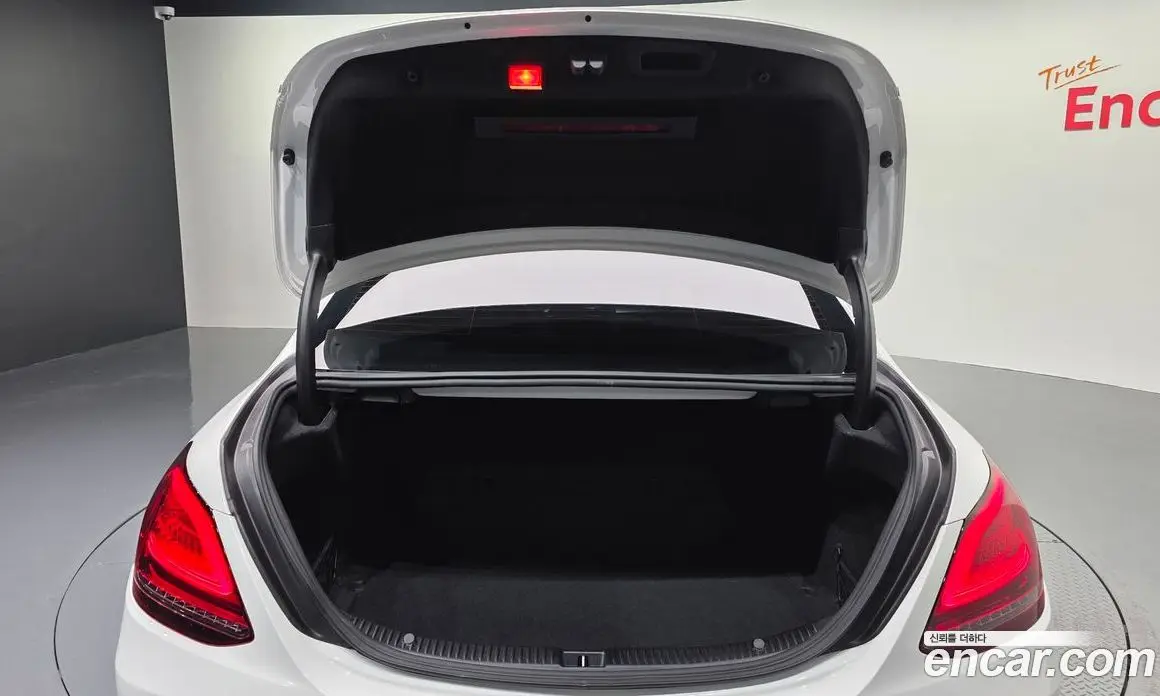 Mercedes-Benz C-Class 2019 1.9 гидро, фото 32 Mercedes-Benz C-Class 2019 1.9 гидро, фото 32