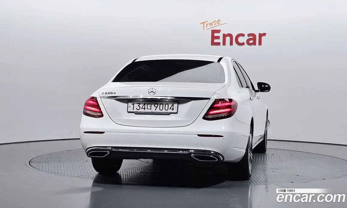 Mercedes-Benz E-Class 2018 1.9 гидро, фото 4 Mercedes-Benz E-Class 2018 1.9 гидро, фото 4