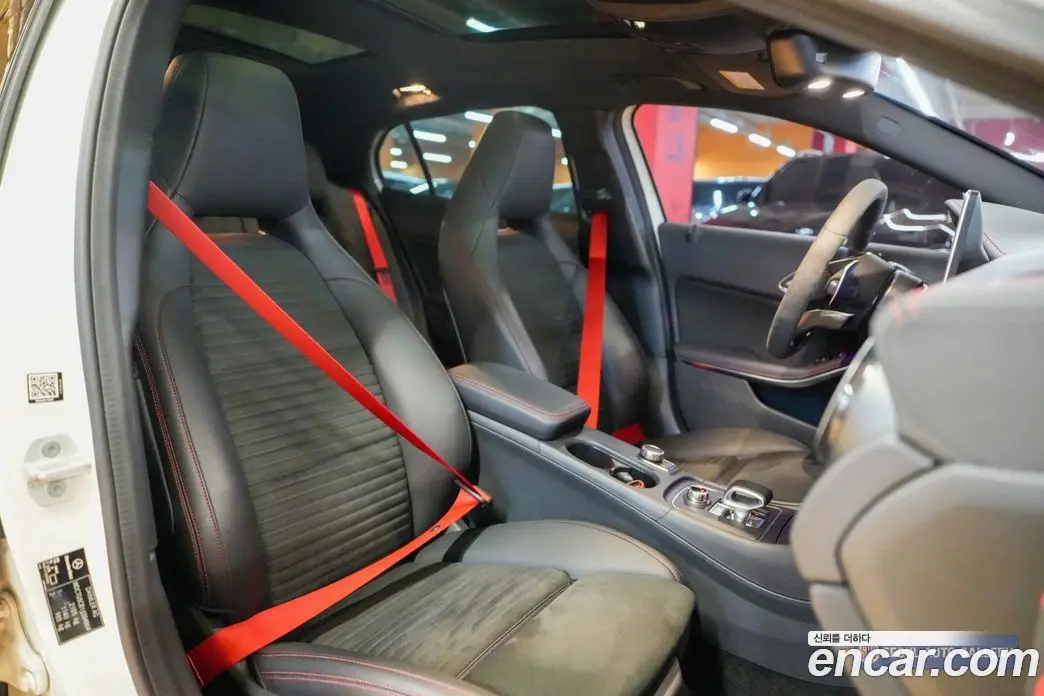Mercedes-Benz GLA-Class 2018 2.0 гидро, фото 14 Mercedes-Benz GLA-Class 2018 2.0 гидро, фото 14